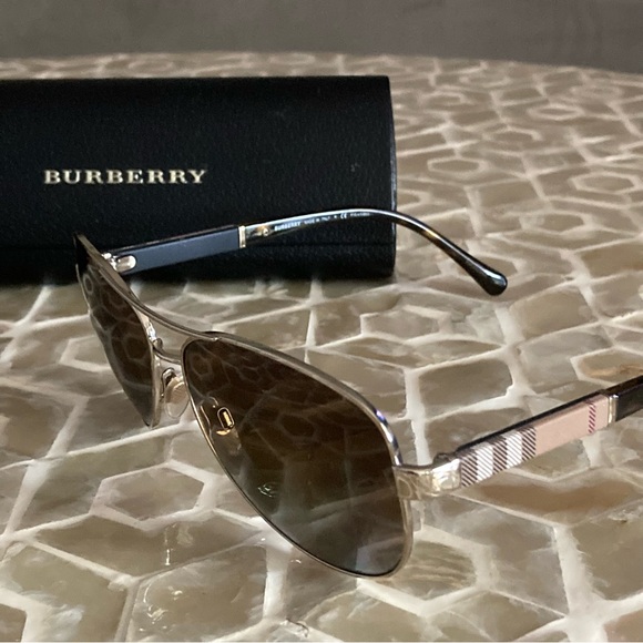 Burberry (BE3080 1145T5) limited edition unisex sunglasses - Picture 10 of 10